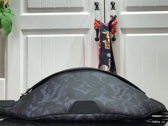 DISCOVERY BUMBAG VUITTON LOUIS 0808